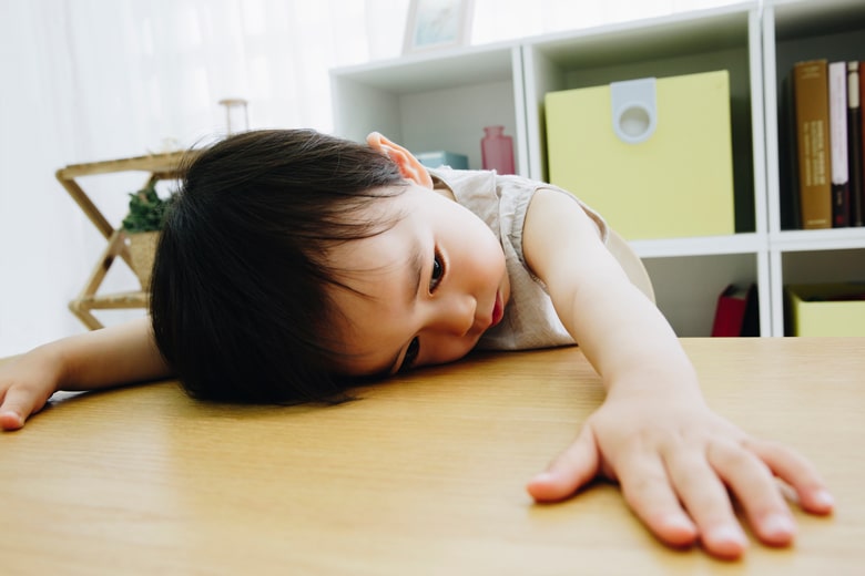 不機嫌な男の子